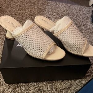 AEROSOLES Women's White Mesh Mules
